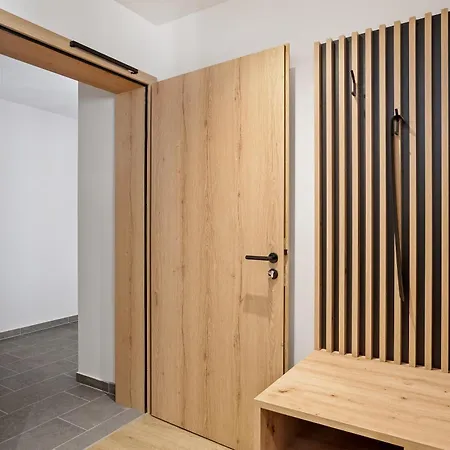 Hisa Polajnarh Apartman *