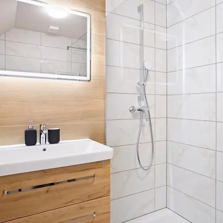 Hisa Polajnarh Apartman *