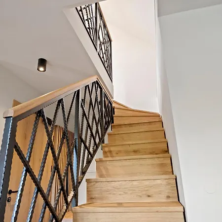 Hisa Polajnarh Apartman *