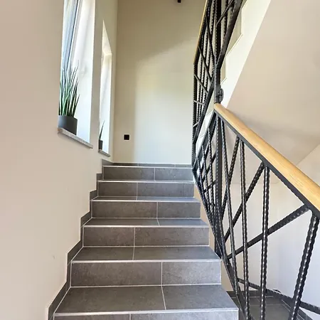 Hisa Polajnarh Apartman