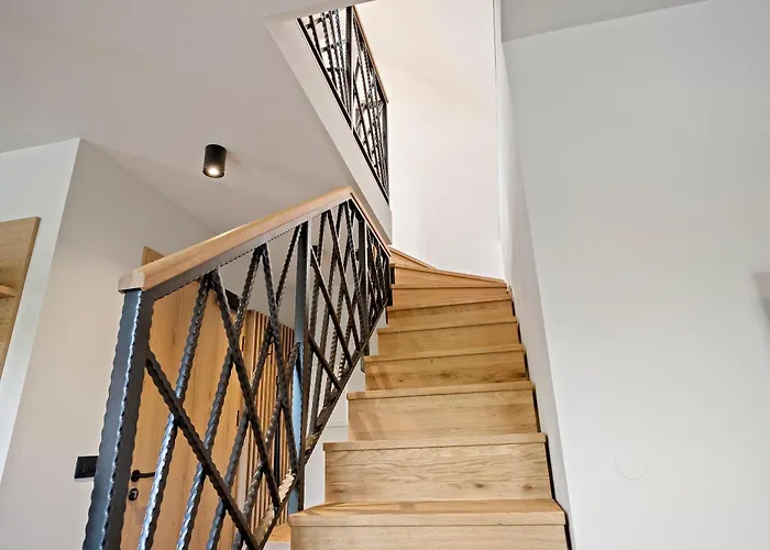 Hisa Polajnarh Lejlighed *