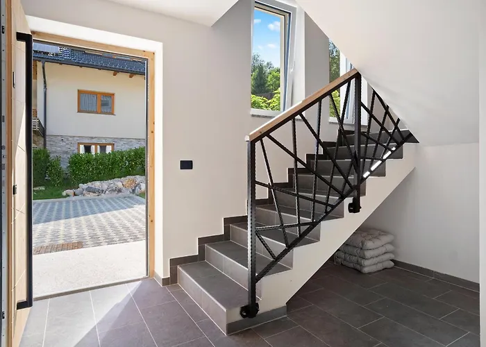 Hisa Polajnarh Lejlighed